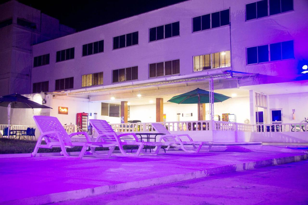 Hotel Mall Santana Del Rio La Dorada Buitenkant foto